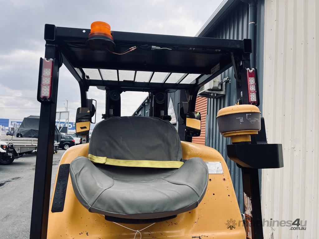 Used Diesel 2000kg Forklift